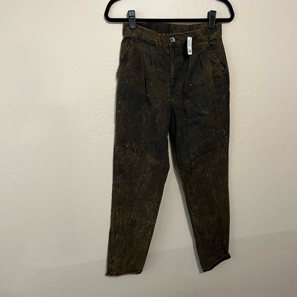 Urban Renewal Remnants Acid Wash Twill Pant S brown pleated pockets NWT - Picture 6 of 15